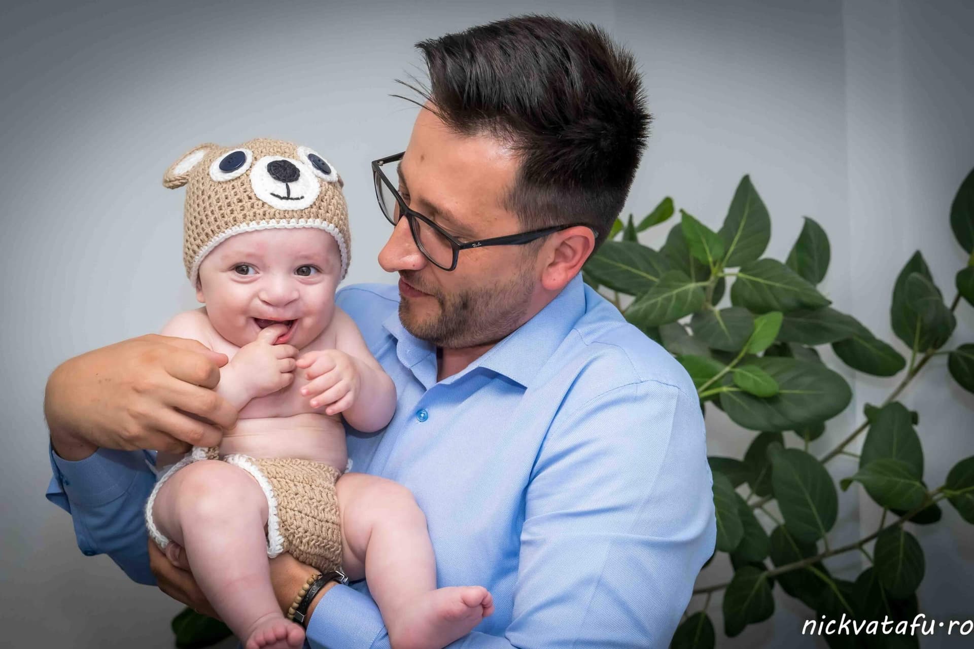 fotograf portret sedinta foto botez nou nascut costumase tricotate