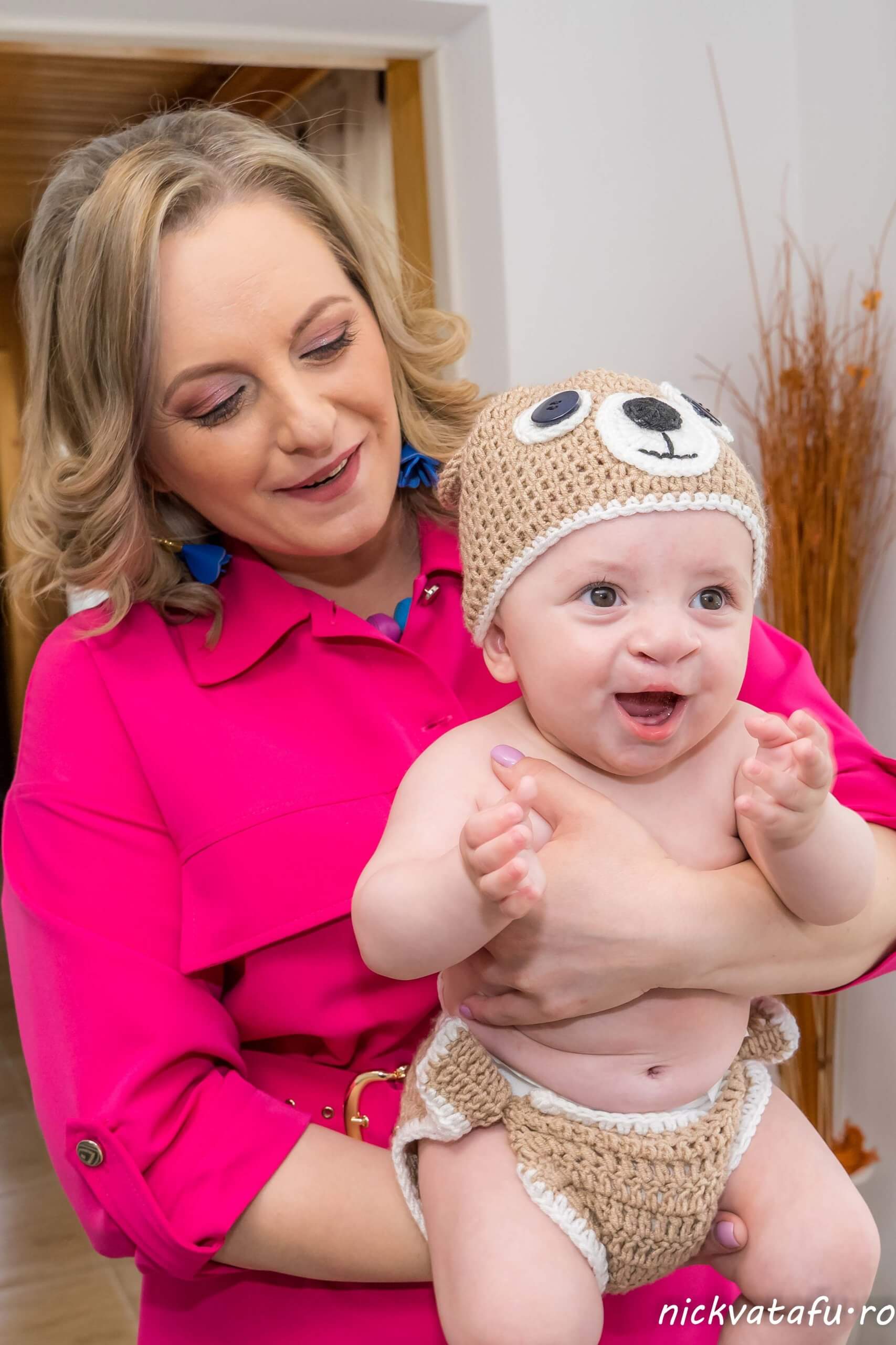 fotograf portret sedinta foto botez nou nascut costumase tricotate