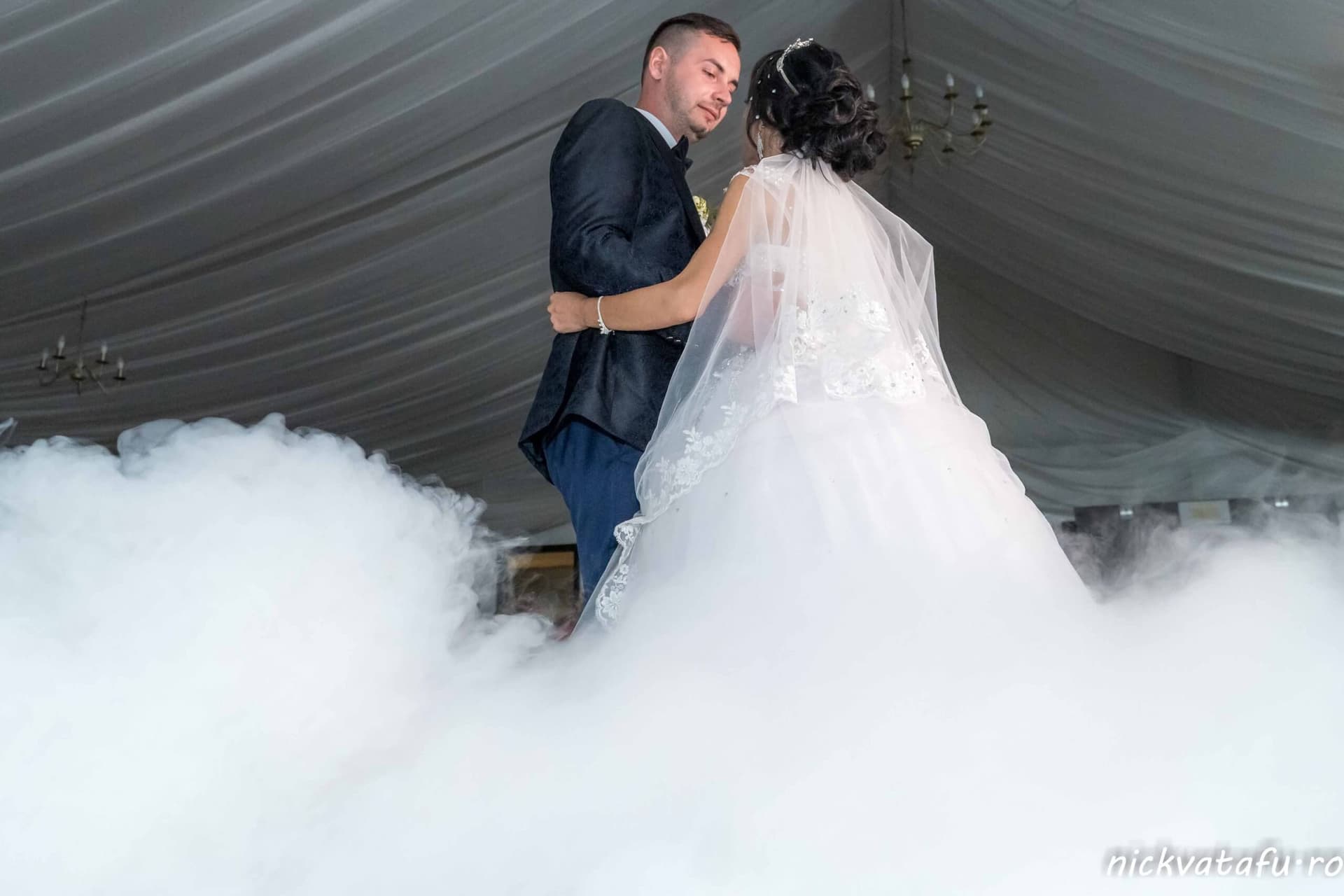 fotograf nunta sedinta foto miri dansul mirilor fum