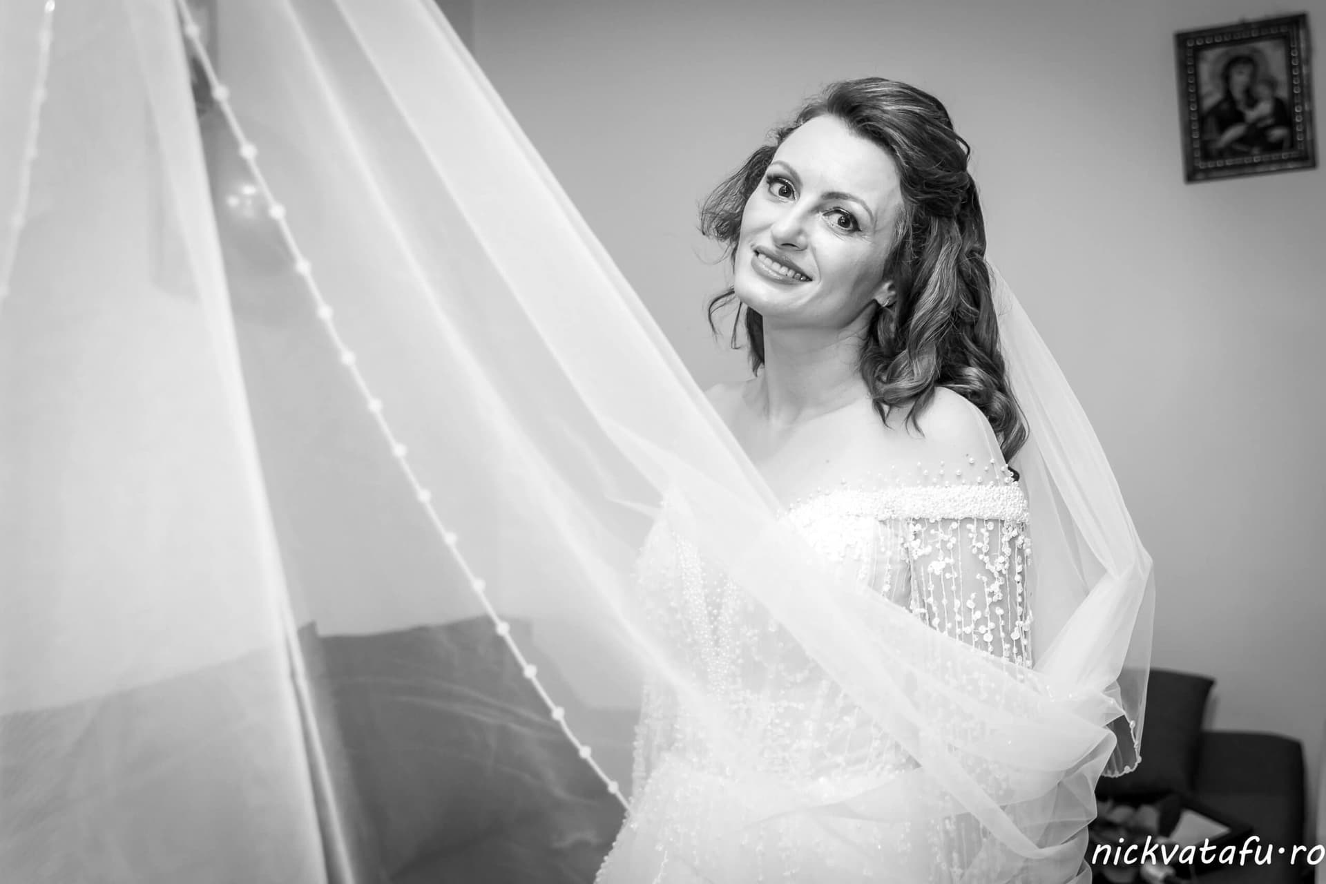 fotograf nunta sedinta foto mireasa alb negru