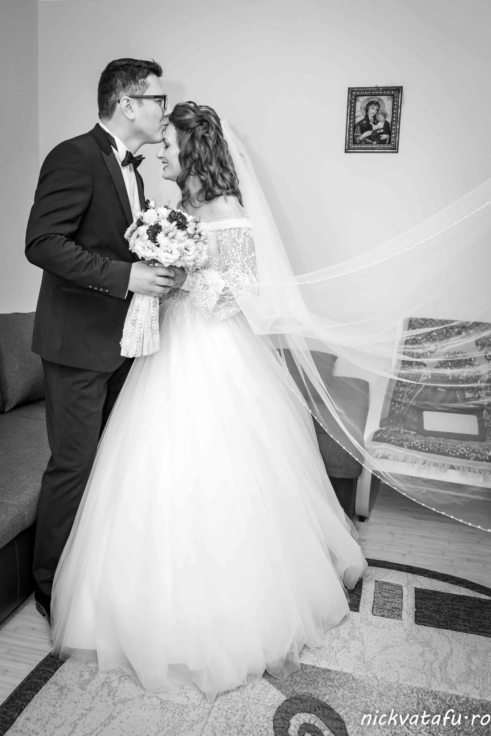 fotograf nunta sedinta foto mireasa alb negru