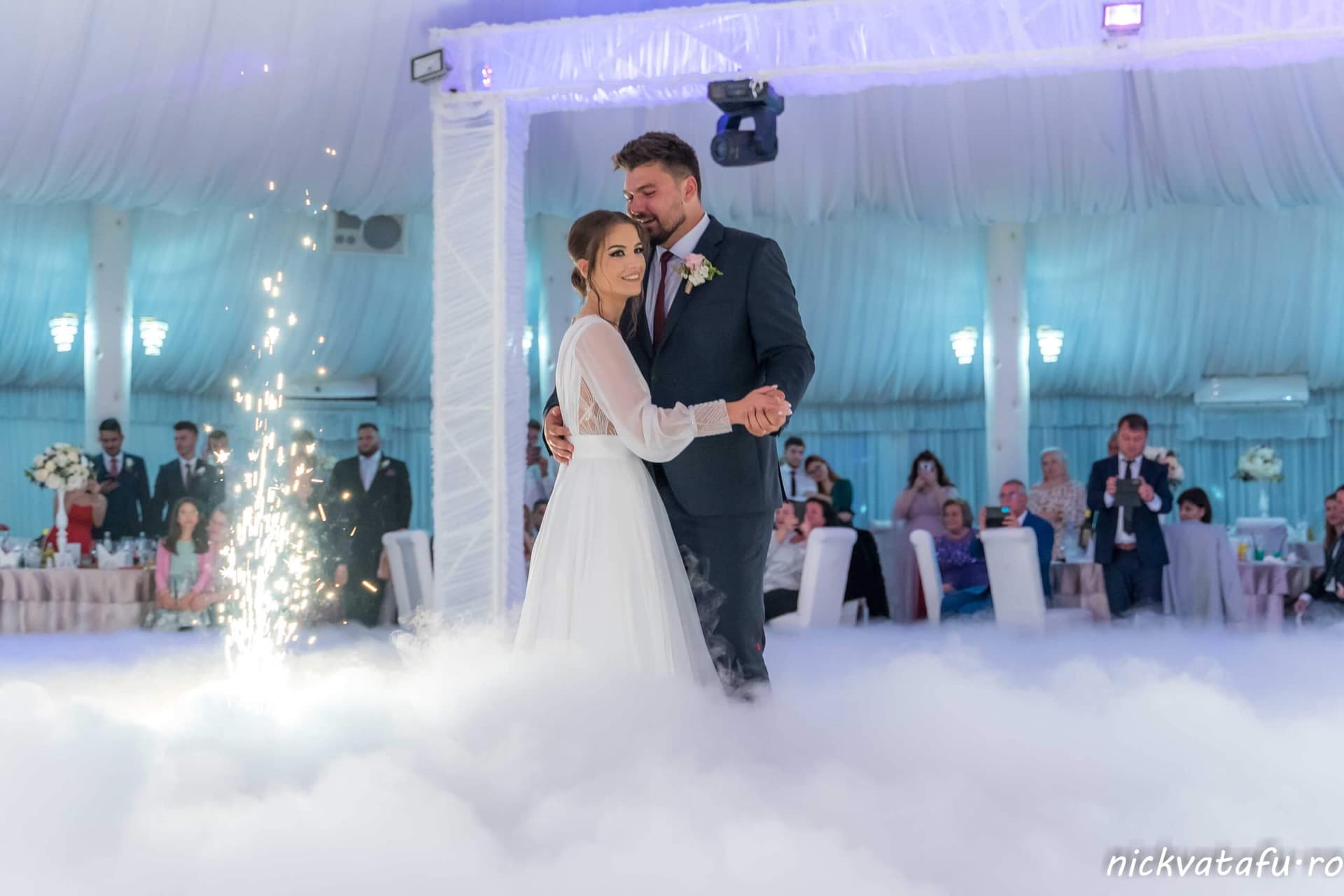 fotograf nunta dansul mirilor petrecere