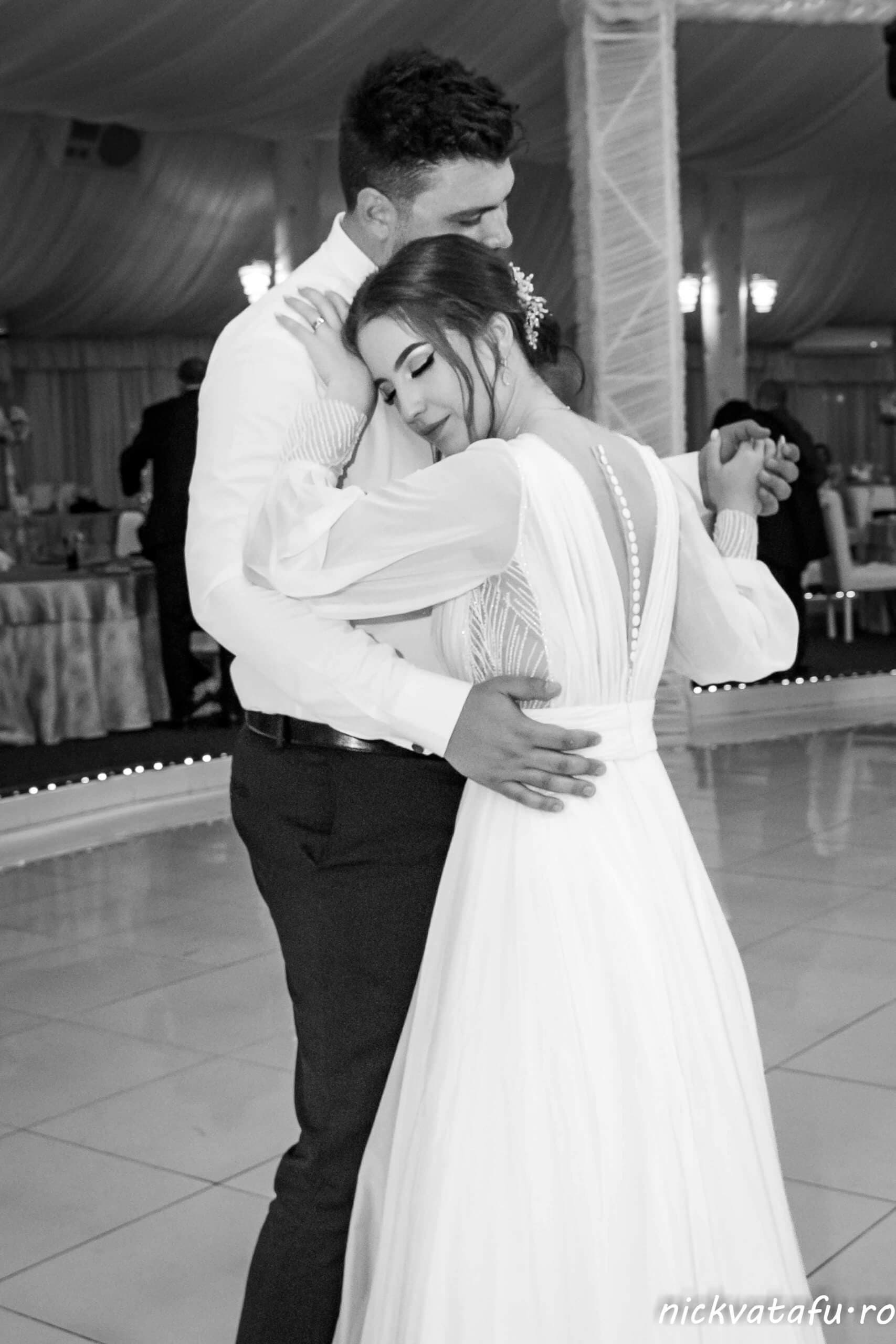 fotograf nunta dansul mirilor petrecere
