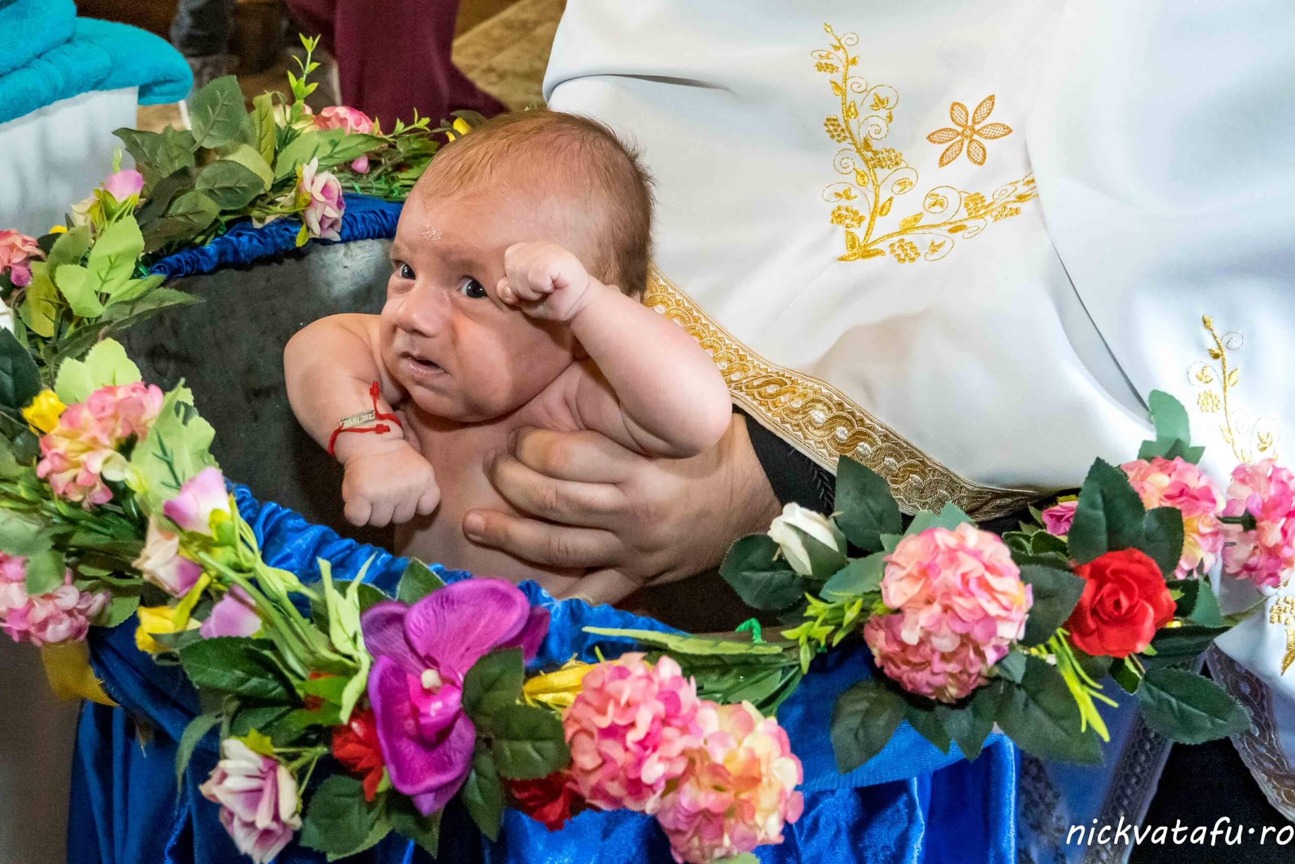 fotograf portret sedinta foto botez nou nascut cristelnita