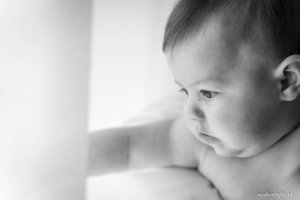 fotograf botez portret alb negru bebelus botez