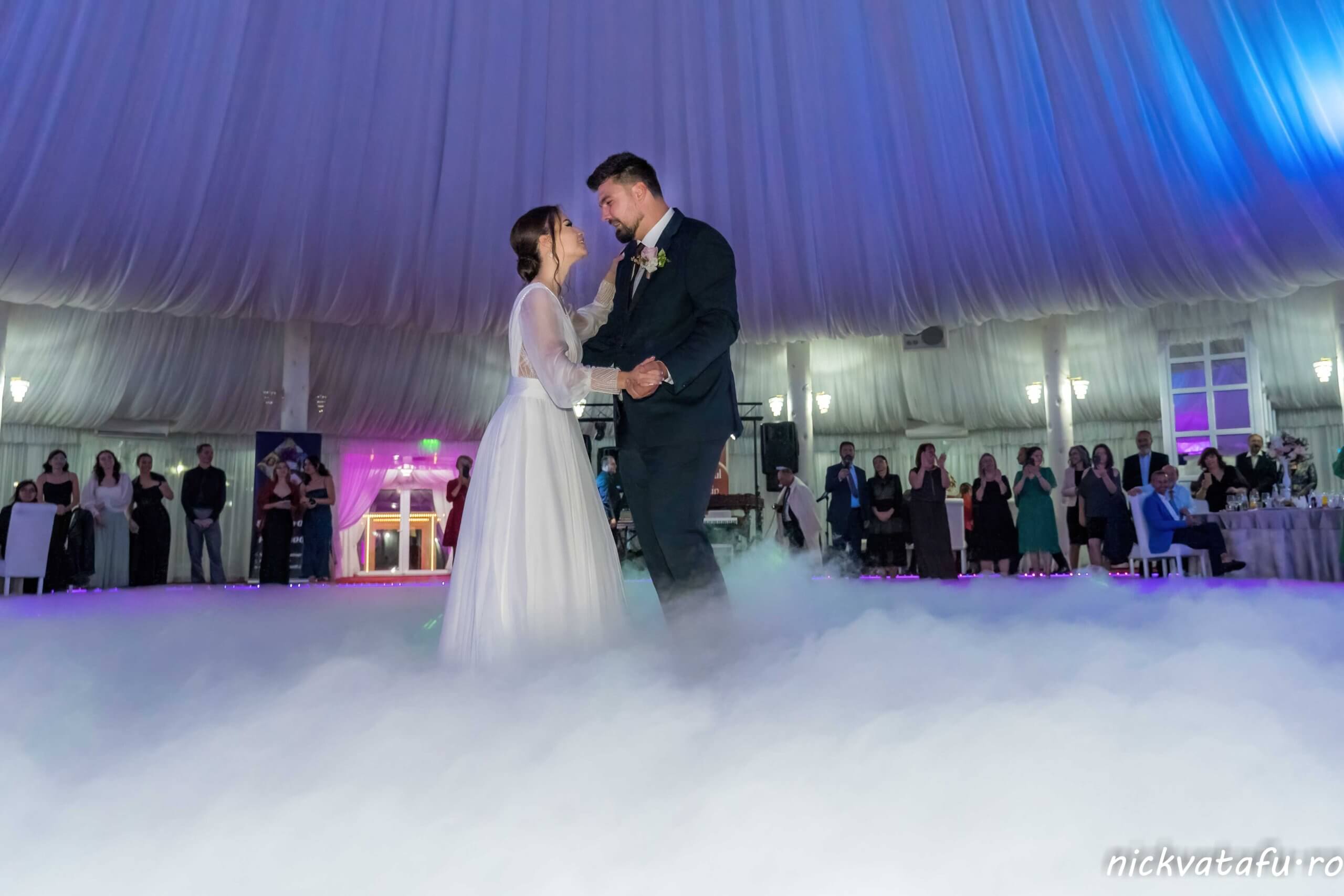 fotograf nunta dansul mirilor petrecere