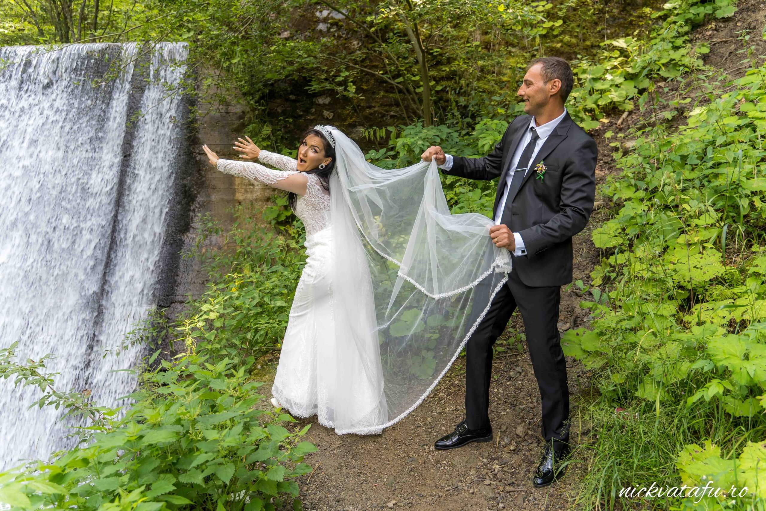 sedinta foto after wedding in natura vidraru cascada amuzanta